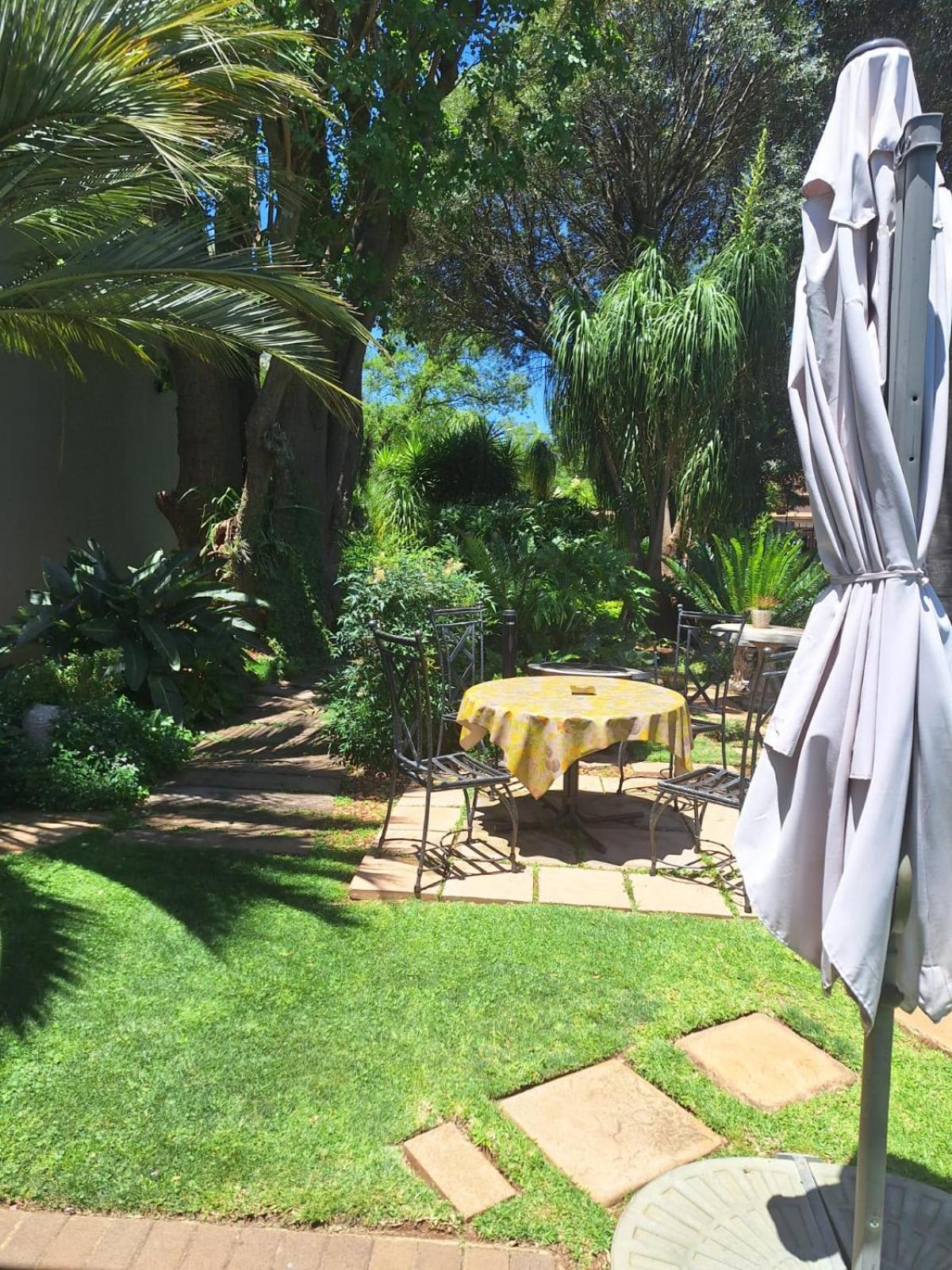 Three Olives Guesthouse Centurion Εξωτερικό φωτογραφία